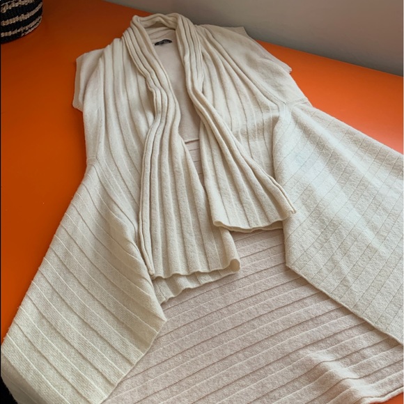 Amici Cream 100% Cashmere sleeveless cardigan tunic - Picture 2 of 9